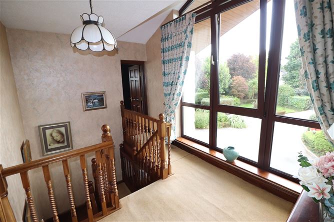 https://photos-a.propertyimages.ie/media/1/2/6/4949621/87738f5c-06e2-4ae3-9f17-f8096c9a9dfe_l.jpg