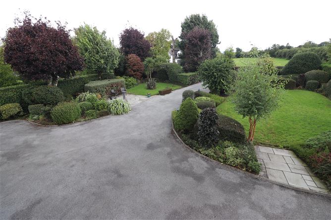 https://photos-a.propertyimages.ie/media/1/2/6/4949621/87738f5c-06e2-4ae3-9f17-f8096c9a9dfe_l.jpg