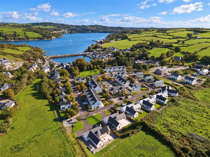 29 Páirc Na Fána, Union Hall, Co. Cork, Union Hall,   West Cork