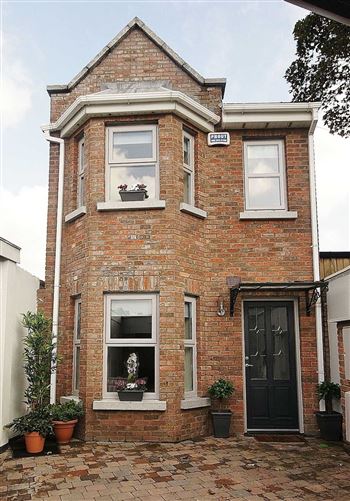 Main image for Fintry Mews, 31 Crescent Place, Clontarf, Dublin 3