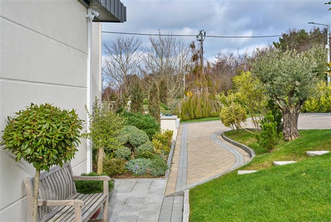 1 Cluain Aedin, Carrickbrack Road, Sutton, Dublin 13
