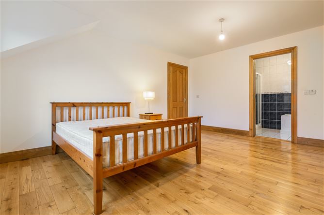 1 The Upper Paddock, Westport, Mayo