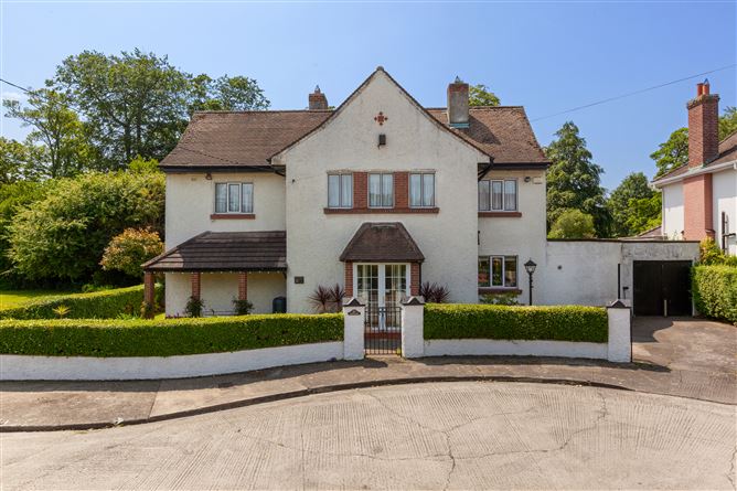 https://photos-a.propertyimages.ie/media/1/2/8/4940821/b853b87c-867c-4bdd-8dbc-5add3c7d9ce6_l.jpg