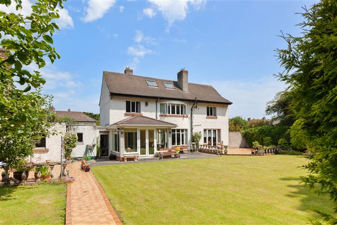 https://photos-a.propertyimages.ie/media/1/2/8/4940821/b853b87c-867c-4bdd-8dbc-5add3c7d9ce6_l.jpg