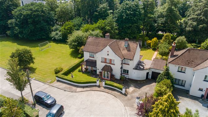 https://photos-a.propertyimages.ie/media/1/2/8/4940821/b853b87c-867c-4bdd-8dbc-5add3c7d9ce6_l.jpg
