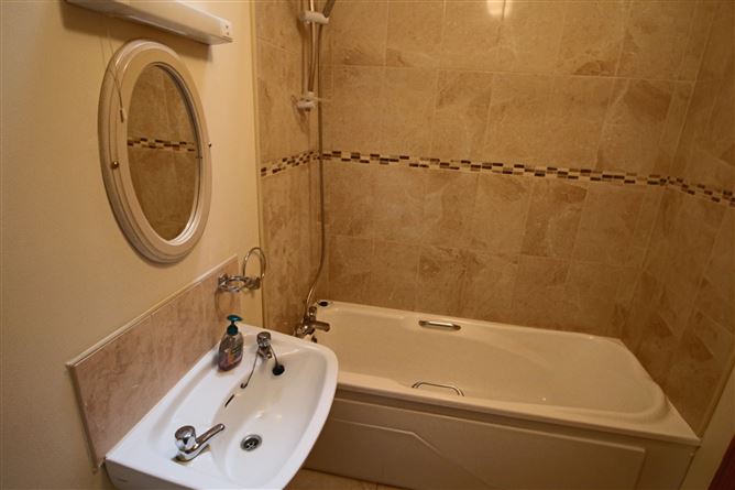 8 Mount Temple Mews, Summerhill, Carrick-On-Shannon, Co. Leitrim