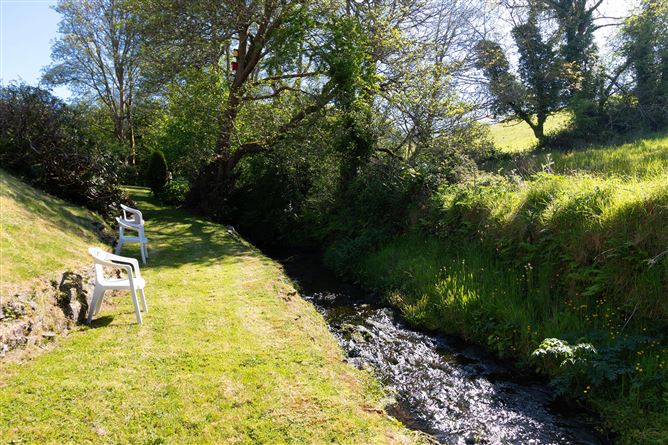 Sunny Glen, Droum, Glandore Road, Leap, Co. Cork