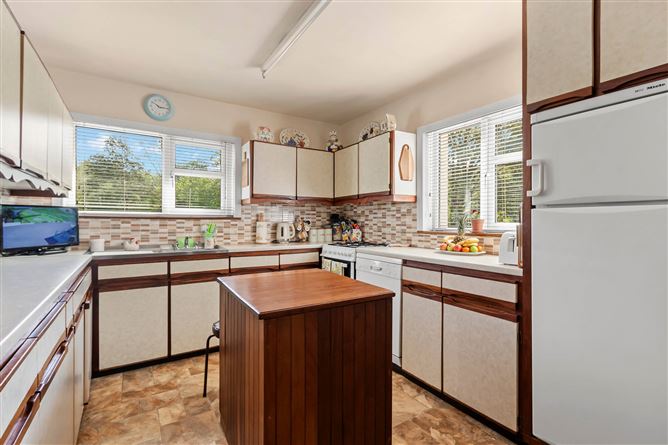 Sunny Glen, Droum, Glandore Road, Leap, Co. Cork