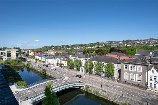 28 The Fastnet, Lancaster Gate, Lancaster Quay, Cork