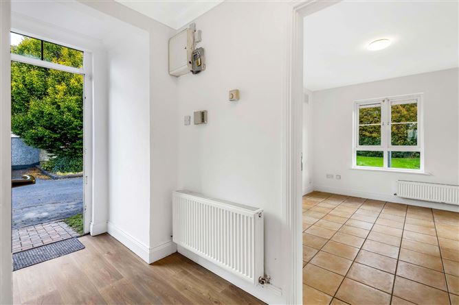33 Bishops Orchard, Tyrrelstown, Dublin 15