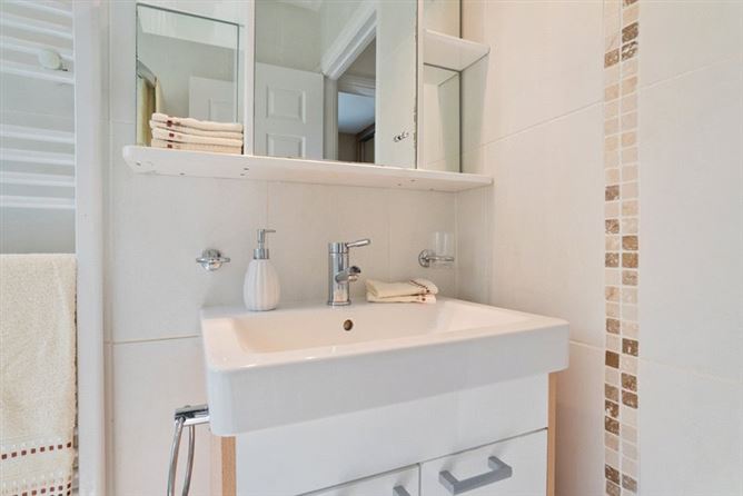 4 Drayton Close, Monkstown, Co. Dublin