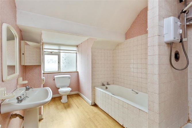 2 Lucan Lodge, Leixlip Road, Lucan, Dublin