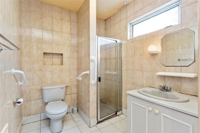 2 Lucan Lodge, Leixlip Road, Lucan, Dublin