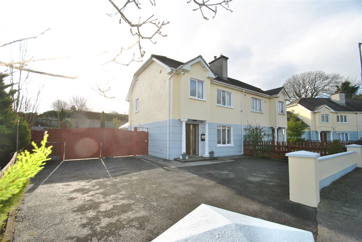 22 Hillside, Roscrea, Co. Tipperary