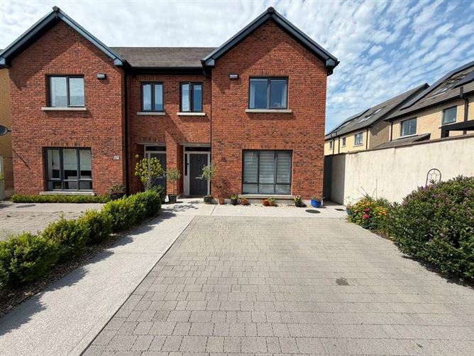 Photo 1 of 29 — 28 Maydenhayes Crescent, Donacarney, Co. Meath