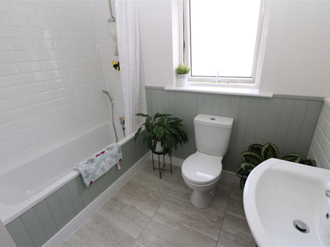 Photo 18 of 29 — 28 Maydenhayes Crescent, Donacarney, Co. Meath