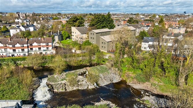 Photo 20 of 24 —  Apt 15 Errigal House, Eglinton Court, Donnybrook, Dublin 4