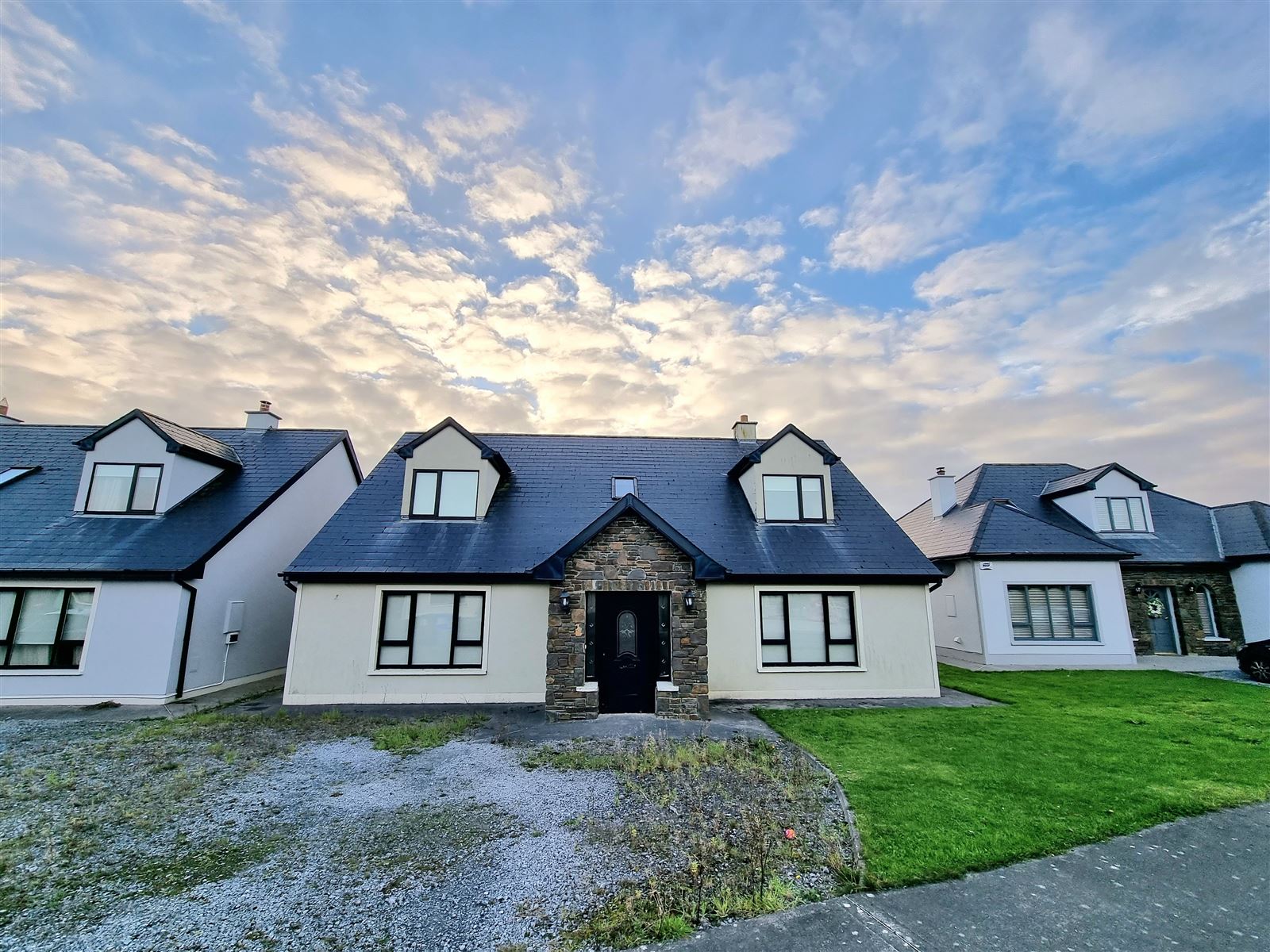 Photo 1 of 37 — 20 Sli Na Speire, Clieveragh, Co. Kerry