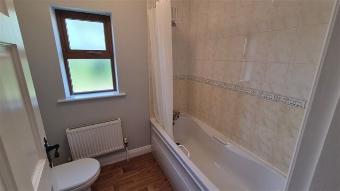 12 Castlepark, Castlerock, Bunclody, Wexford