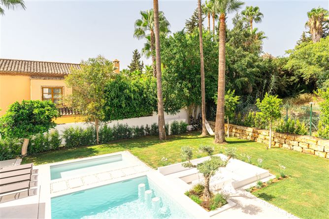 {name:Malaga, codeiso:MA}, Marbella, Nueva Andalucia, Supermanzana H, Spain - COSTA-01248P
