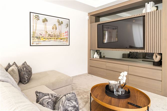 {name:Malaga, codeiso:MA}, Marbella, Nueva Andalucia, Supermanzana H, Spain - COSTA-01248P