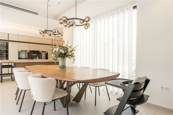 {name:Malaga, codeiso:MA}, Marbella, Nueva Andalucia, Supermanzana H, Spain - COSTA-01248P