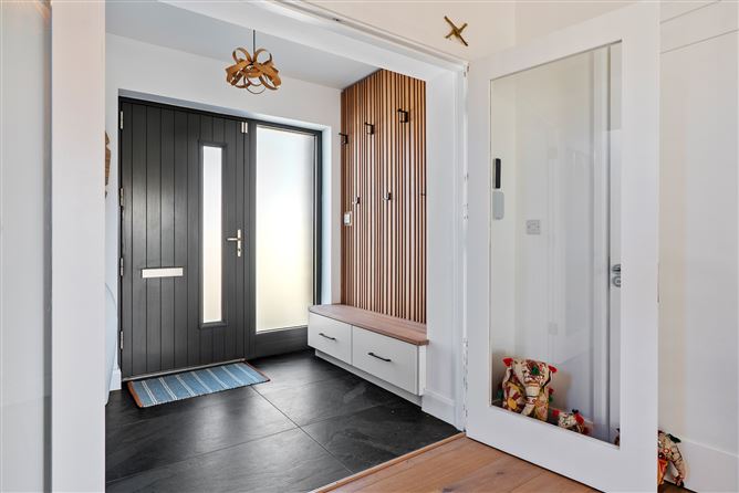 39 Earls Well, Waterfall, Cork