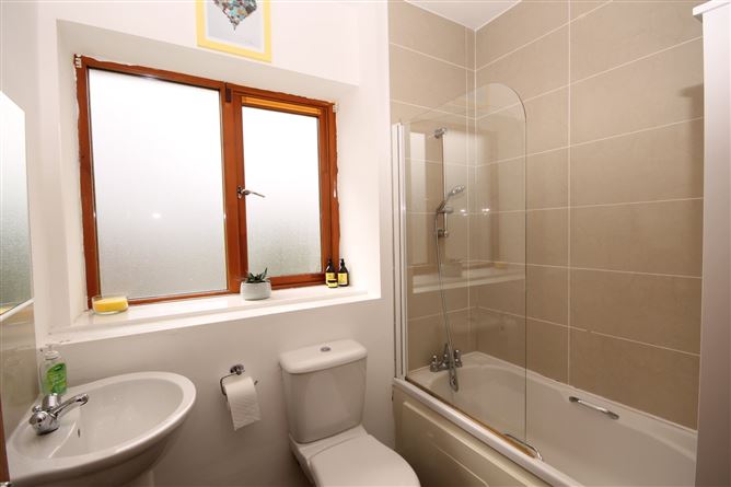 2 Holywell Avenue, Sea Road, Kilcoole, Co. Wicklow