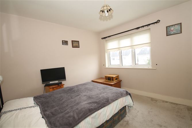 11 The Close, Curragh Grange, Newbridge, Kildare
