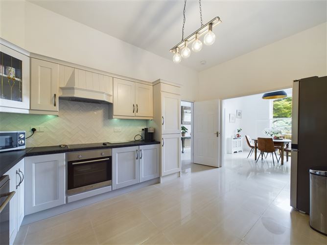 4 River View Place, Glenbrook, Passage West, Cork
