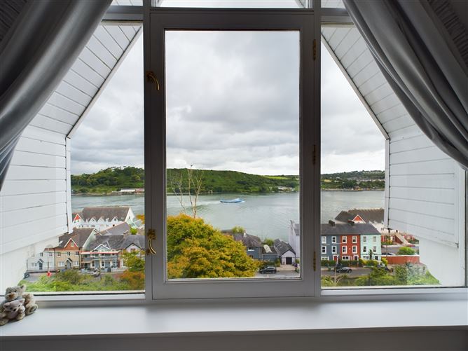 4 River View Place, Glenbrook, Passage West, Cork