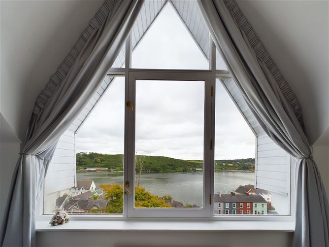 4 River View Place, Glenbrook, Passage West, Cork