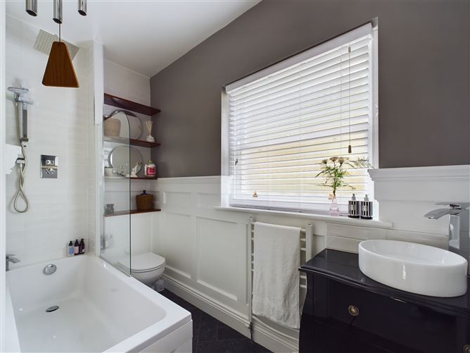 4 River View Place, Glenbrook, Passage West, Cork