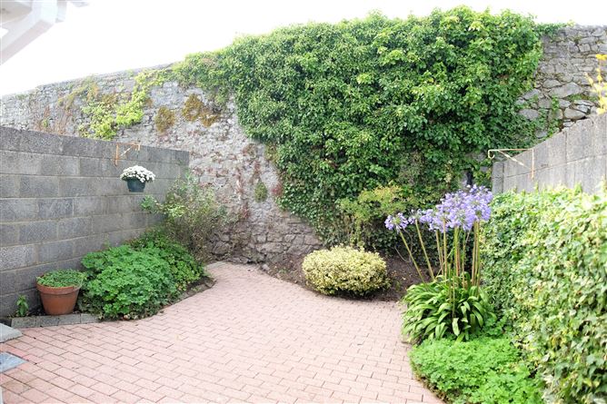 12 The Square, Loughrea, Galway