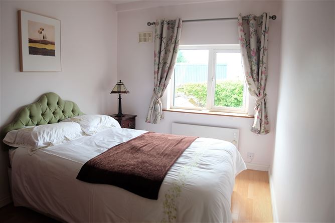 12 The Square, Loughrea, Galway