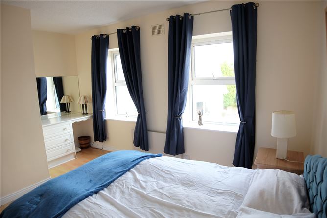 12 The Square, Loughrea, Galway