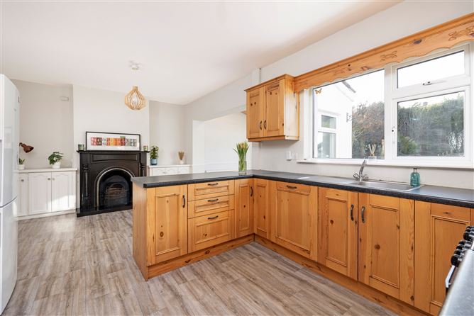 10 Lakeside Park, Naas, Kildare