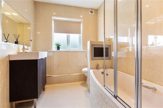 10 Wainsfort Crescent, Terenure, Dublin 6W