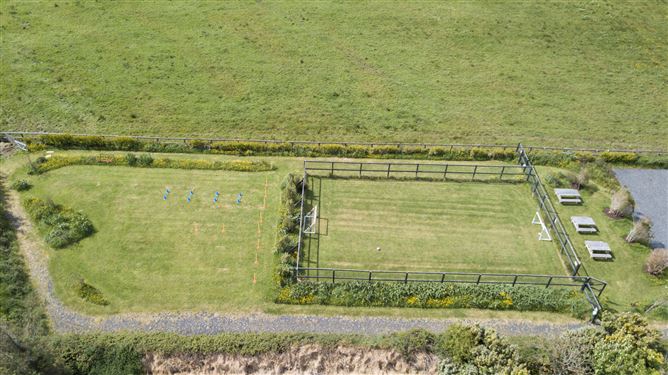 Strand Camping, Killard Road, Doonbeg, Kilrush, Co. Clare.