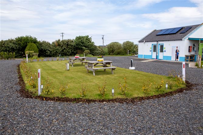 Strand Camping, Killard Road, Doonbeg, Kilrush, Co. Clare.