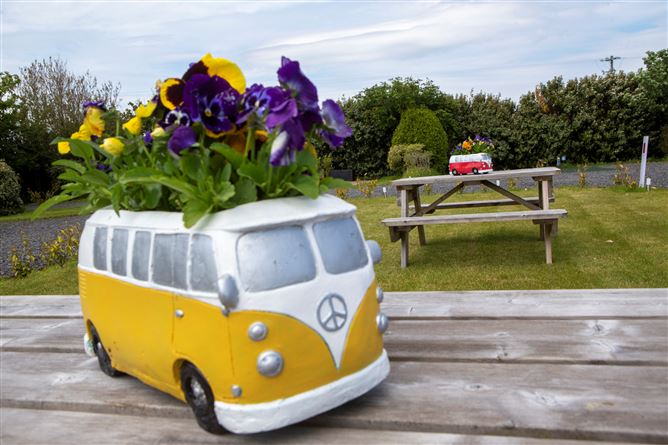Strand Camping, Killard Road, Doonbeg, Kilrush, Co. Clare.