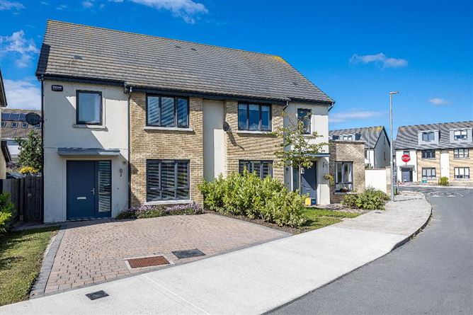 2 Knightsgate Crescent, Rush, Dublin