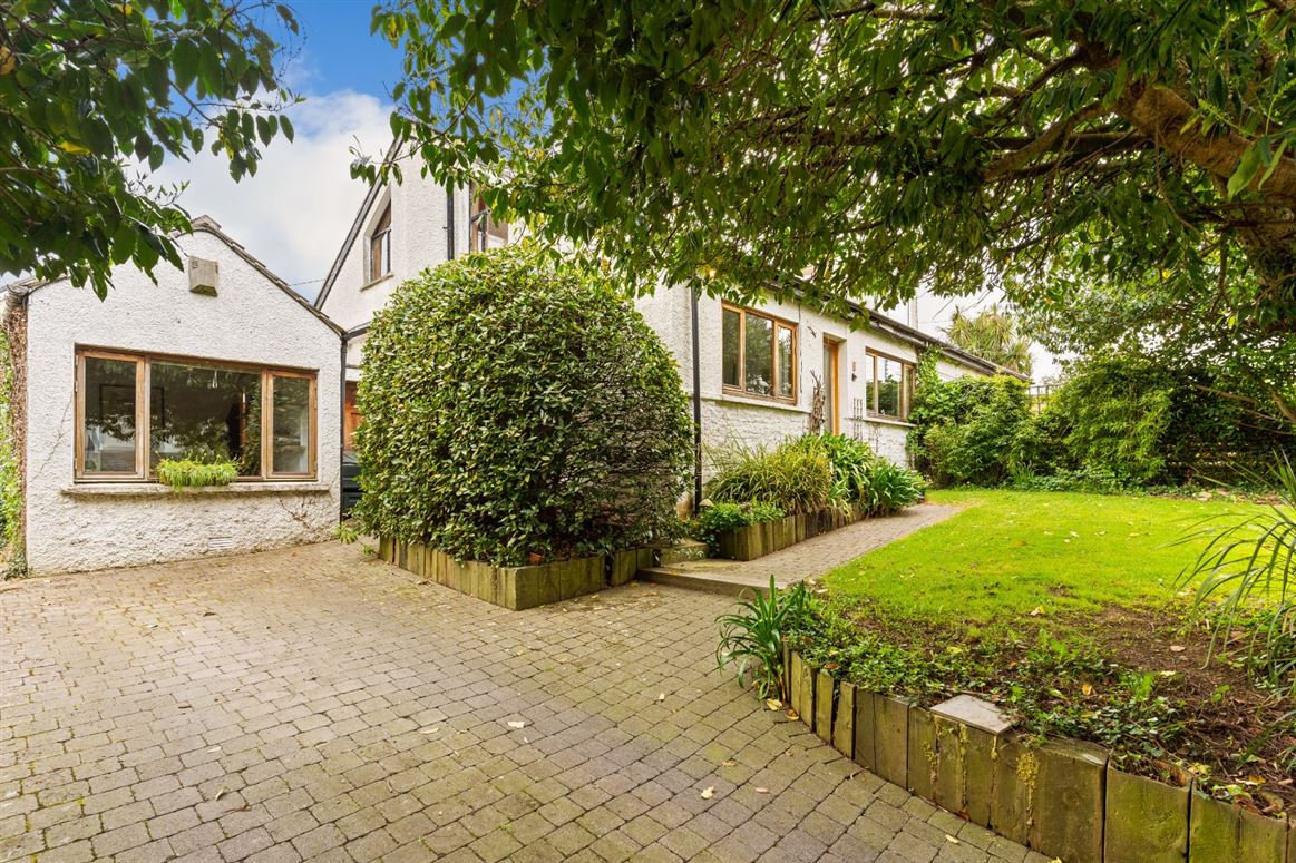 2 Ardagh Grove, Blackrock, Co. Dublin