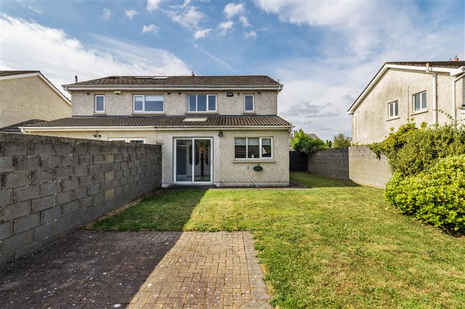 https://photos-a.propertyimages.ie/media/1/3/3/5017331/7a8ab6fb-673d-4f26-9379-de3f2a5f2234_l.jpg
