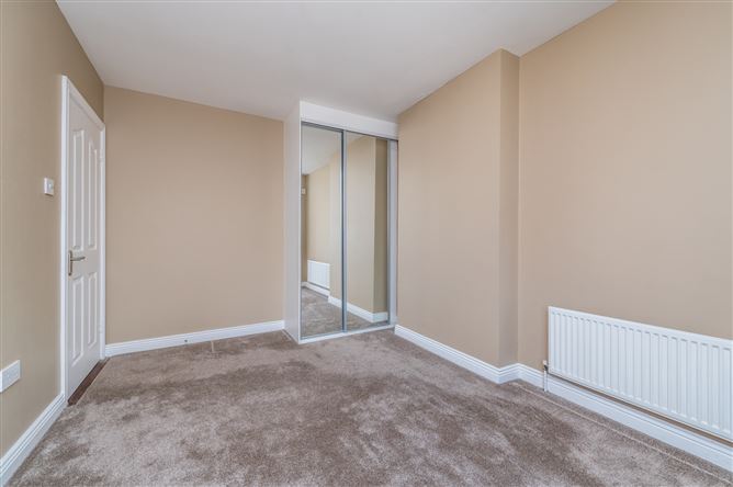 https://photos-a.propertyimages.ie/media/1/3/3/5017331/7a8ab6fb-673d-4f26-9379-de3f2a5f2234_l.jpg