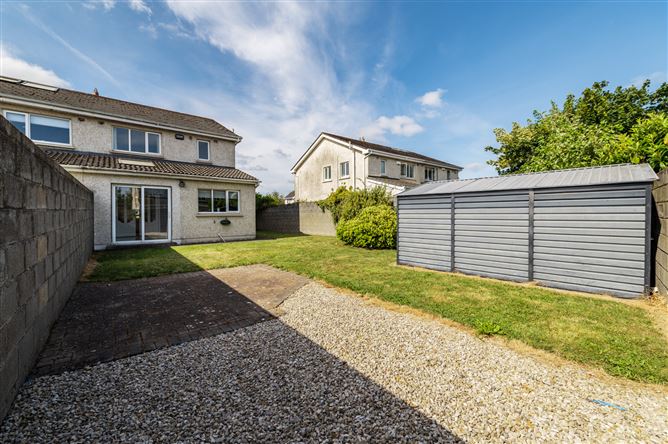 https://photos-a.propertyimages.ie/media/1/3/3/5017331/7a8ab6fb-673d-4f26-9379-de3f2a5f2234_l.jpg