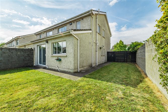 https://photos-a.propertyimages.ie/media/1/3/3/5017331/7a8ab6fb-673d-4f26-9379-de3f2a5f2234_l.jpg