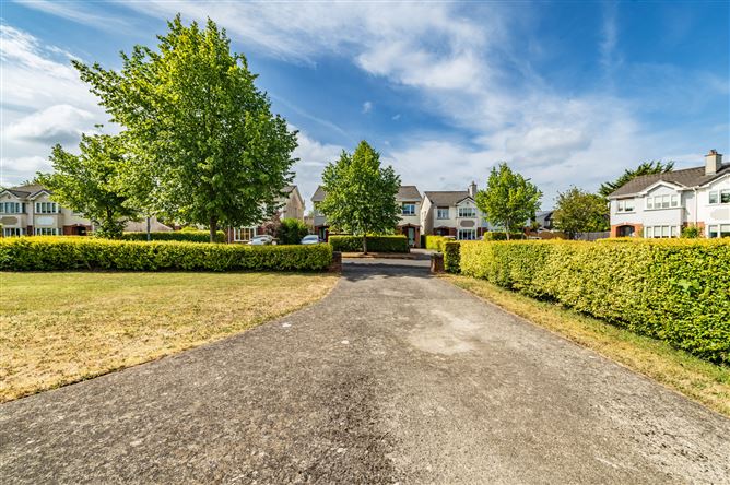 https://photos-a.propertyimages.ie/media/1/3/3/5017331/7a8ab6fb-673d-4f26-9379-de3f2a5f2234_l.jpg