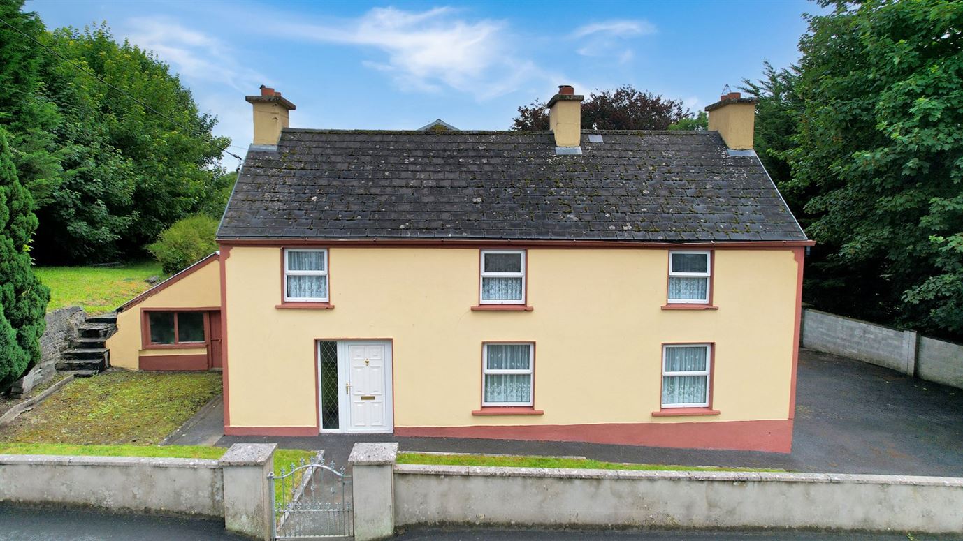 Crusheen Village, Ennis, Co. Clare