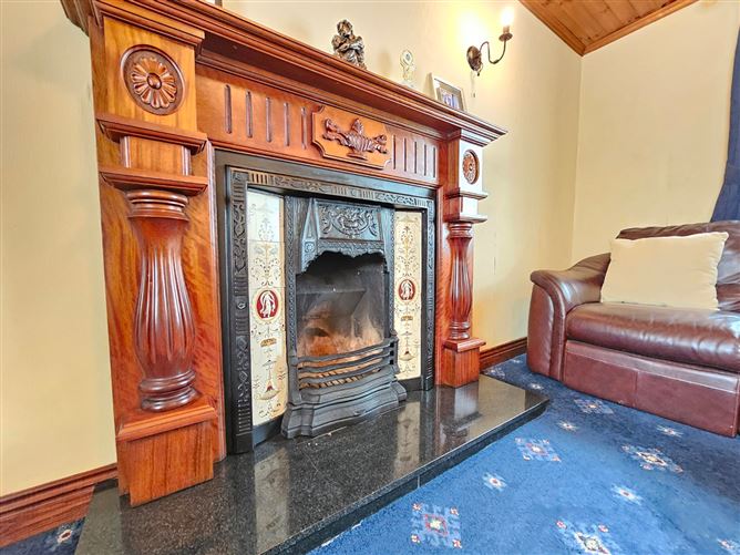 Crusheen Village, Ennis, Co. Clare